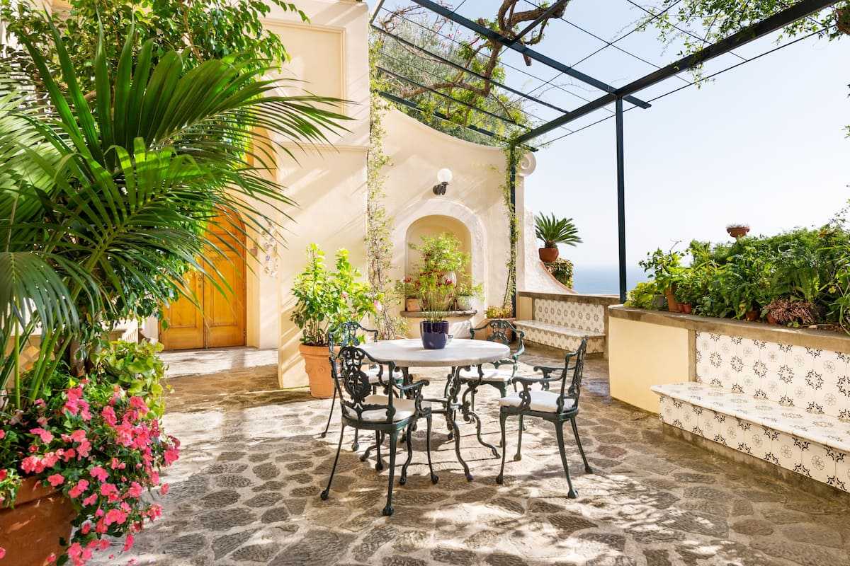 Summer holiday calling? 10 Airbnbs We Can't Stop Drooling Over