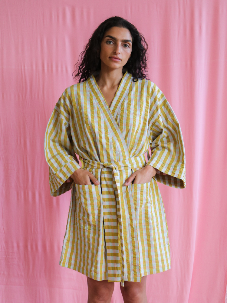 Pink Quartz Seersucker Short Robe
