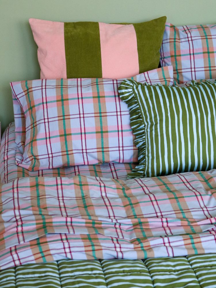 Strokes Ruffle Cushion