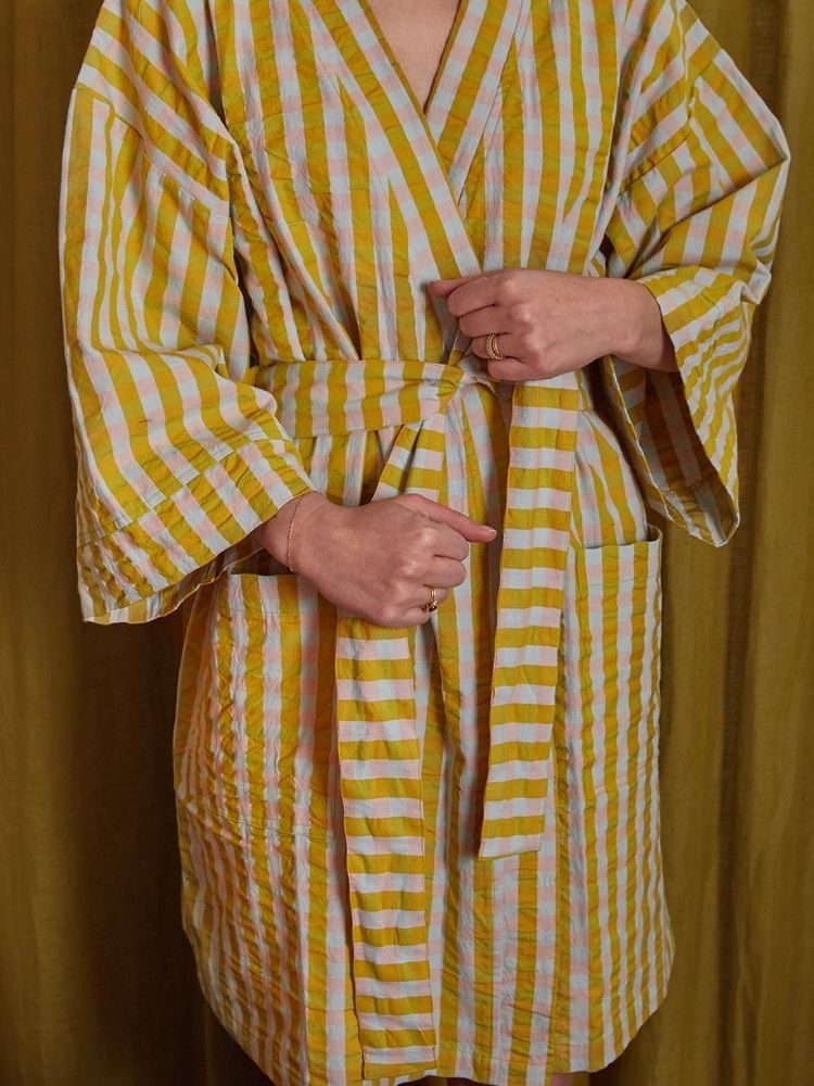 Pink Quartz Seersucker Short Robe