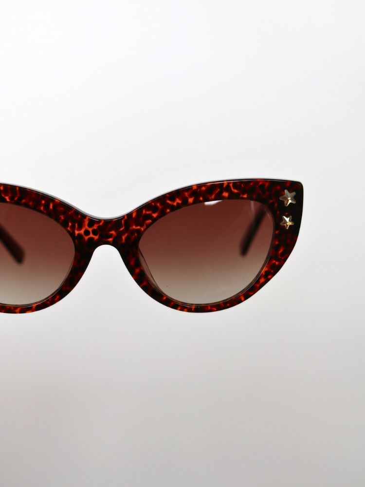 MAUDE X Mosey Me Ziggy Sunglasses in Tortoise