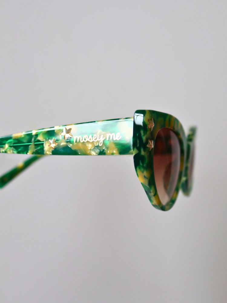 MAUDE X Mosey Me Ziggy Sunglasses in Emerald