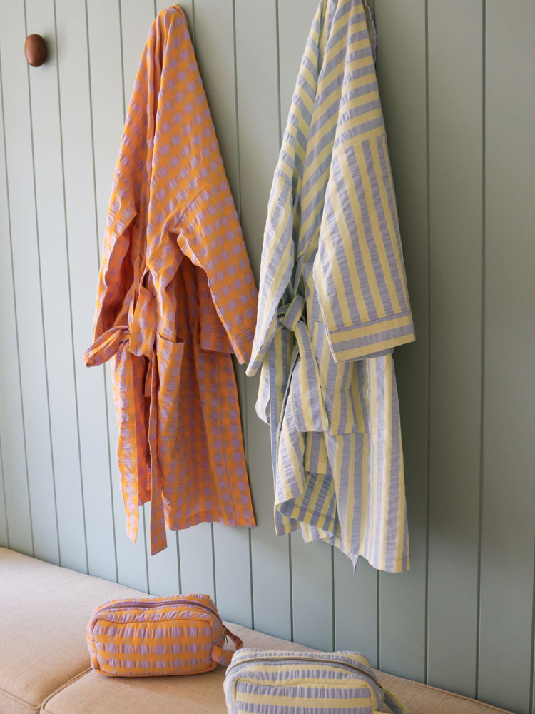 Kumquat Bloom Seersucker Short Robe