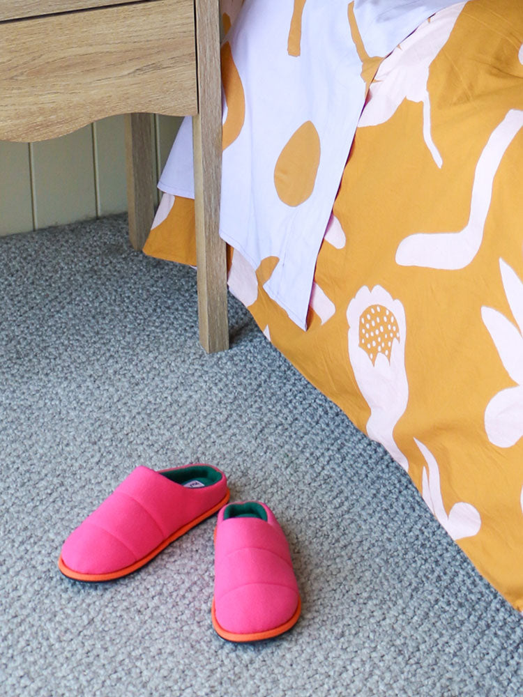 Cloud Slipper in Hot Pink