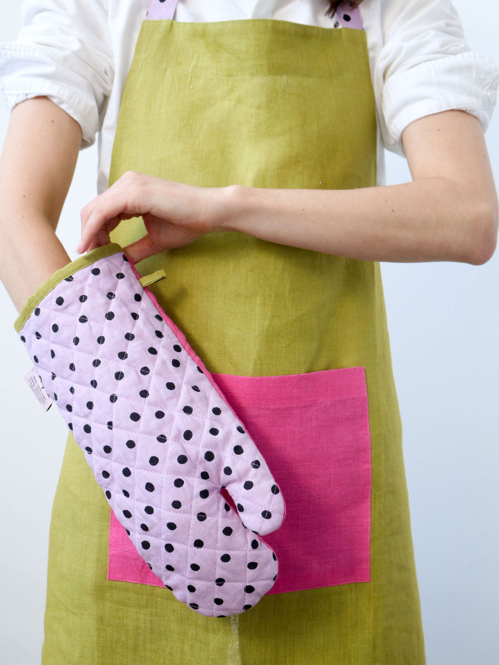 Mosey Me Linen Colourblock Oven Mitt - Lilac Dot 