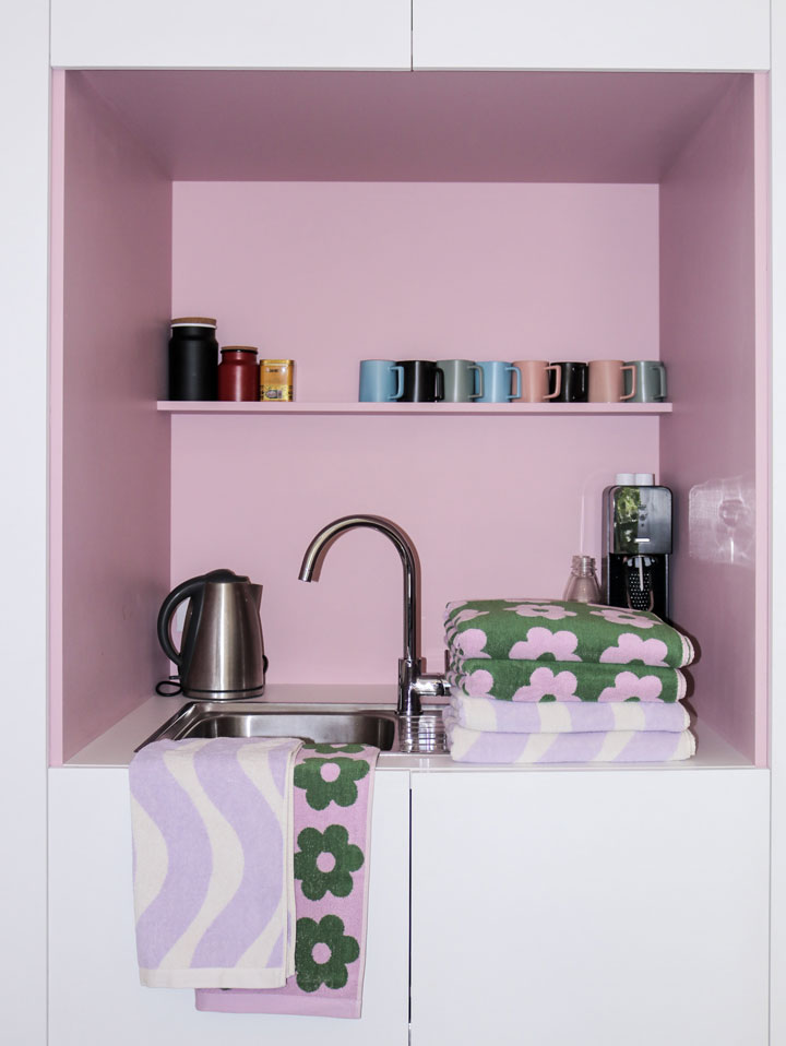 Mosey Me Cotton Retro Flower Hand Towel