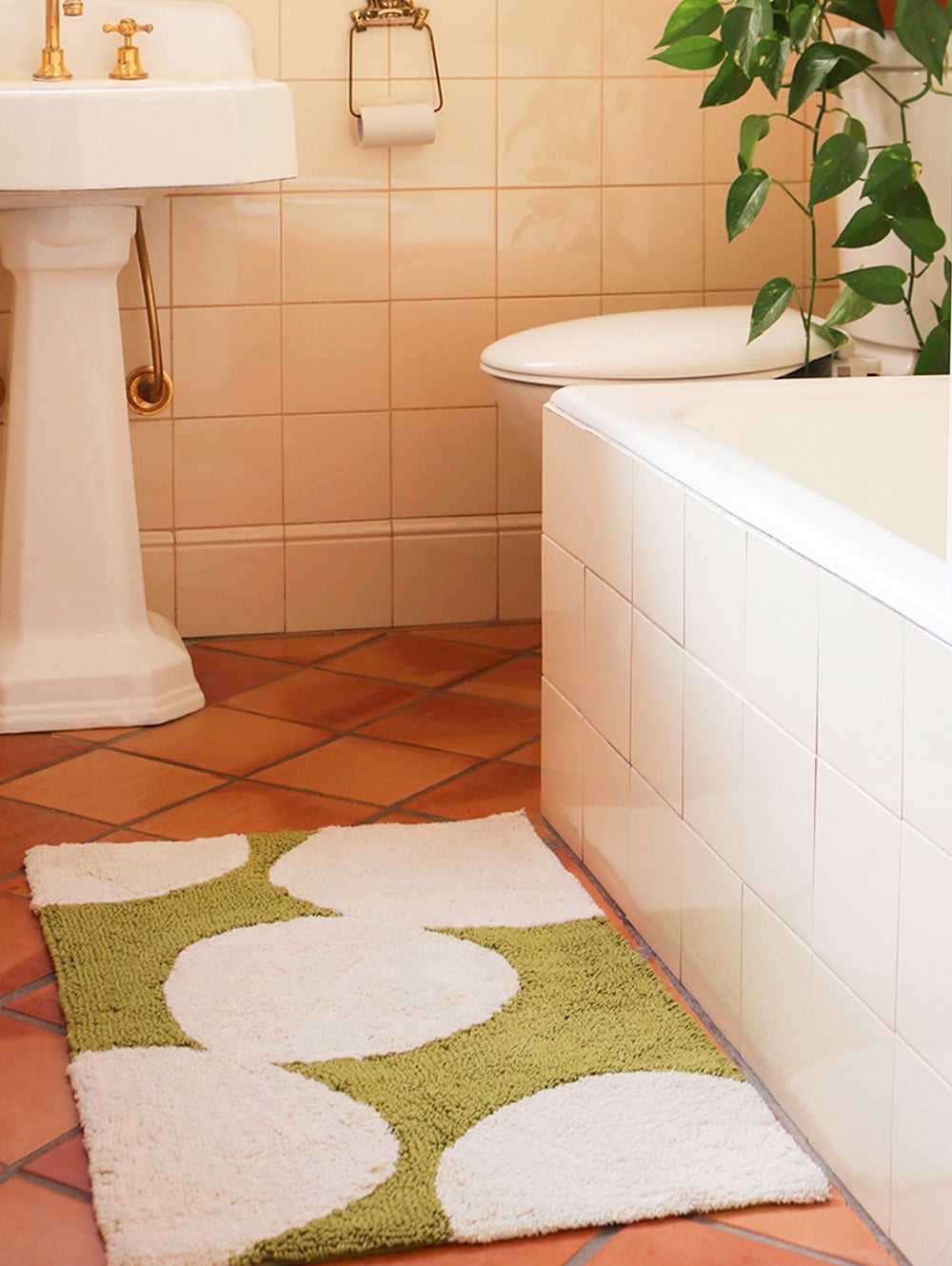 Mosey Me Cotton Tufted Olive Green Bath Mat