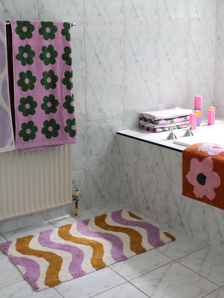 Mosey Me Cotton Tufted Wiggle Bath Mat
