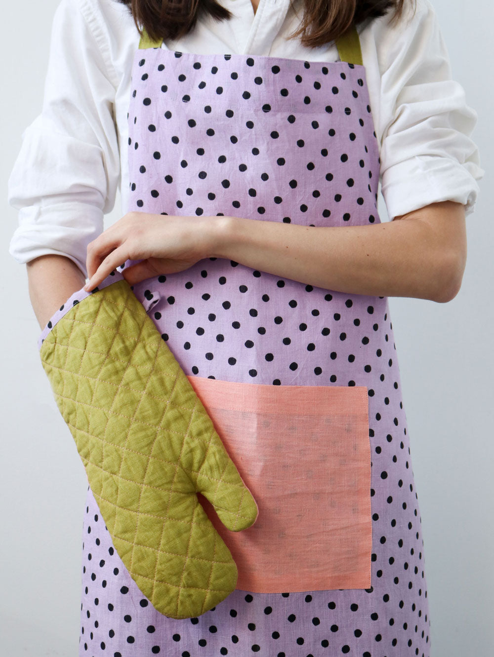 Mosey Me Linen Colourblock Oven Mitt - Green Olive